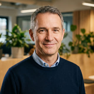 James Mitchell, în funcția de Chief Executive Officer la Culme Verimanță, portret.
